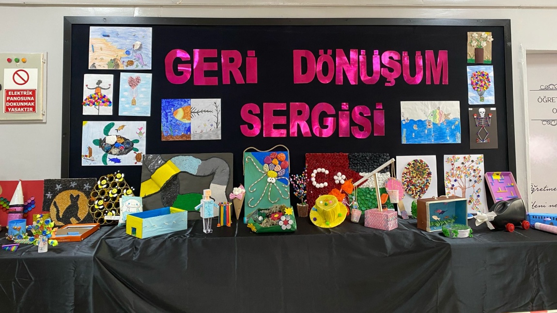 Minik Ellerden Büyük Farkındalık: Geri Dönüşüm Sergisi